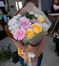 Букет цветов из:  Герберы, Розы и Хризантемы в Юргамыш