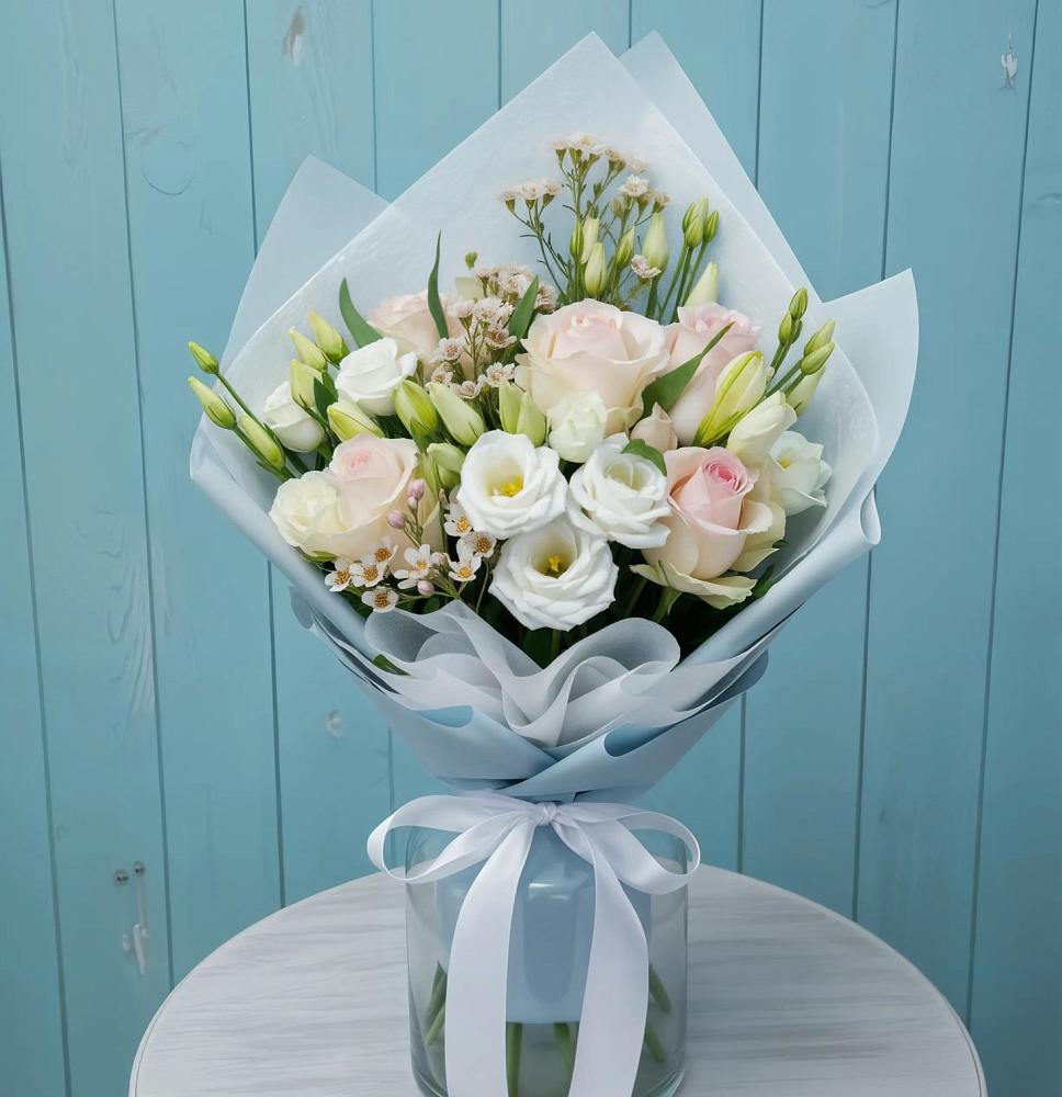 Букет цветов из: Розы и Лизиантусы в Юргамыш