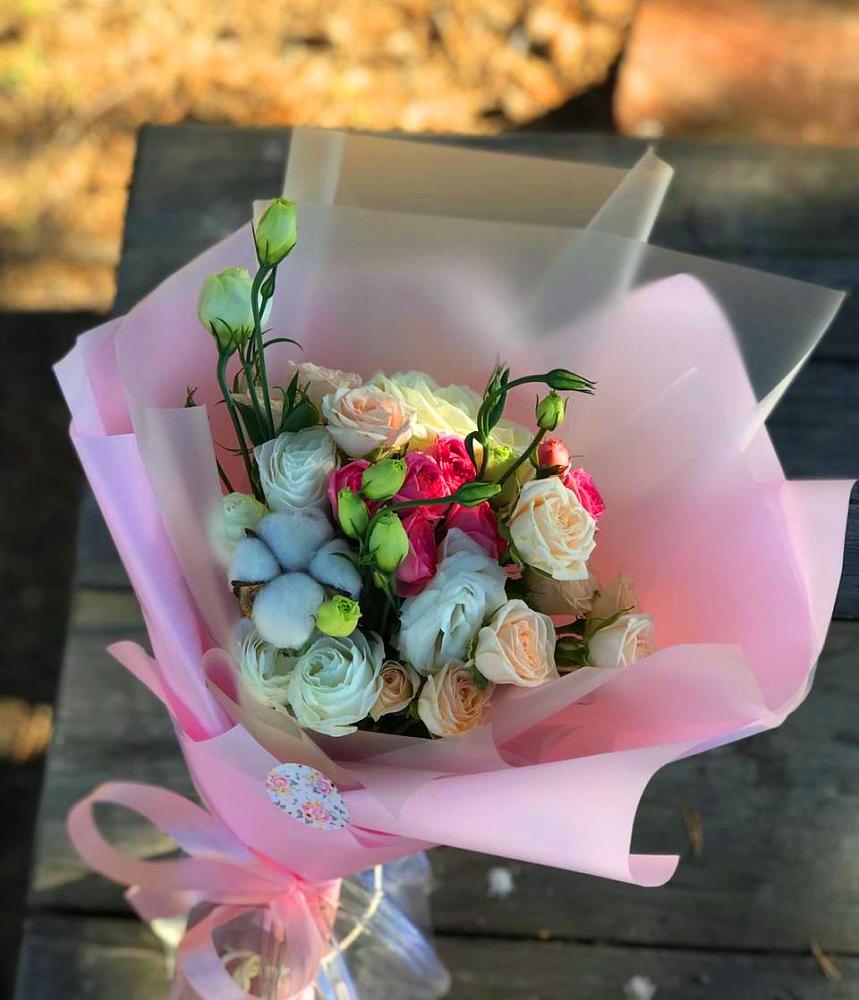 Букет цветов из: Розы и Лизиантусы в Юргамыш