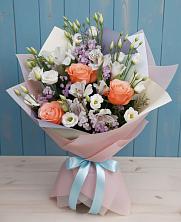 Букет цветов из:  Лизиантусы, Розы, Альстромерии и Гипсофила в Юргамыш
