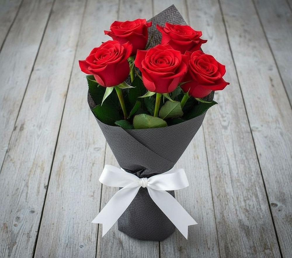 Букет 5 Красных роз Эдлесс Лав в Юргамыш