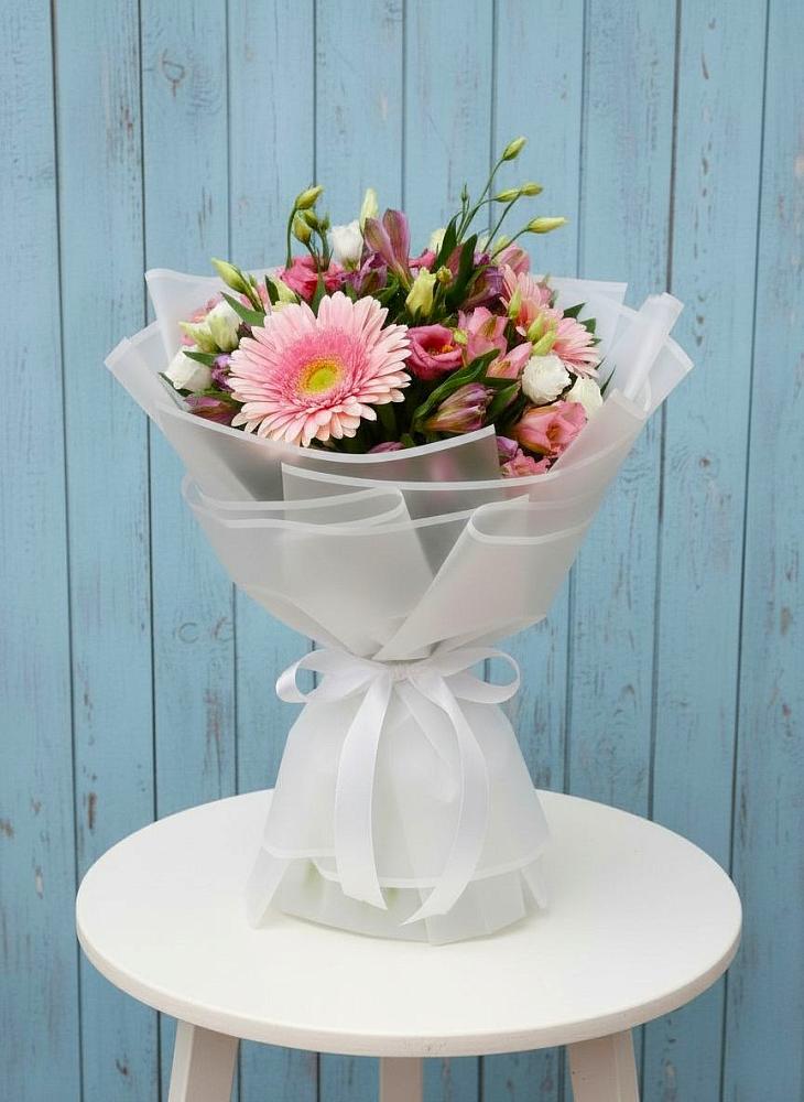 Букет цветов из: Герберы, Альстромерии и Лизиантусы в Юргамыш