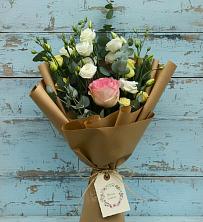 Букет цветов из:  Розы и Лизиантусы в Юргамыш